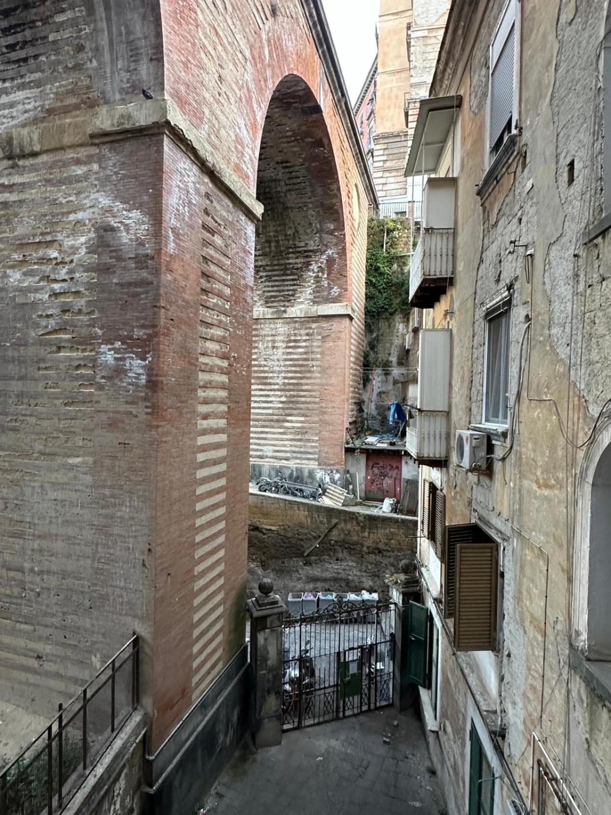La Casa Del Ponte Love Apartment Napoli Bagian luar foto